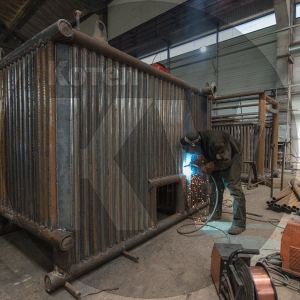 Водогрейный стальной отопительный котел КВр